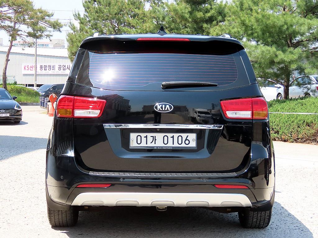 KIA Carnival - Vista 4