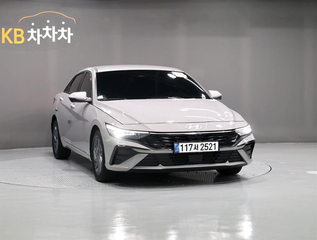 HYUNDAI Avante - Vista 2