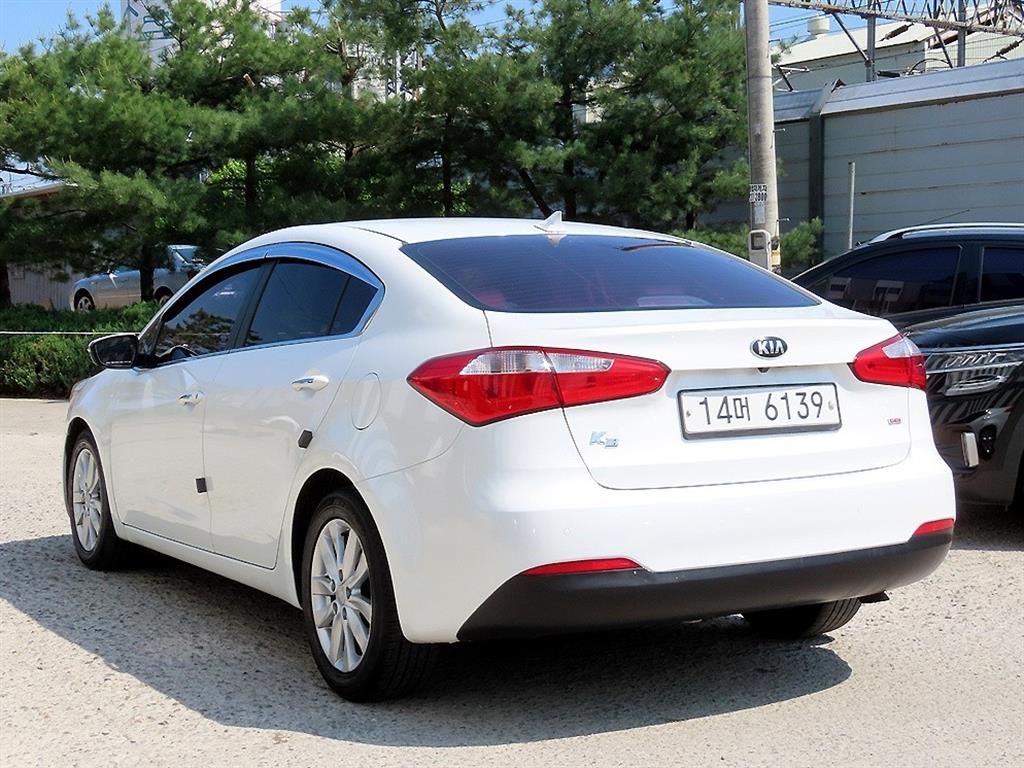 KIA K3 - Vista 3