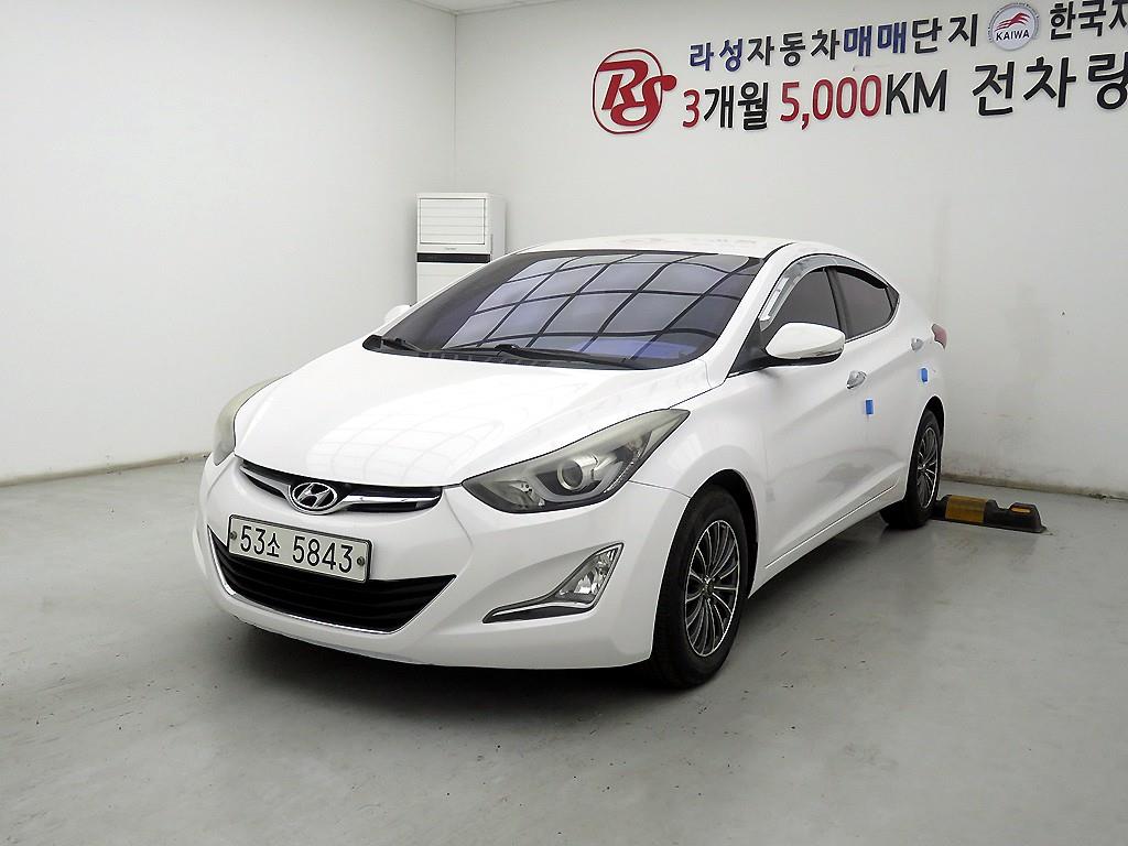 HYUNDAI Avante - Vista 2