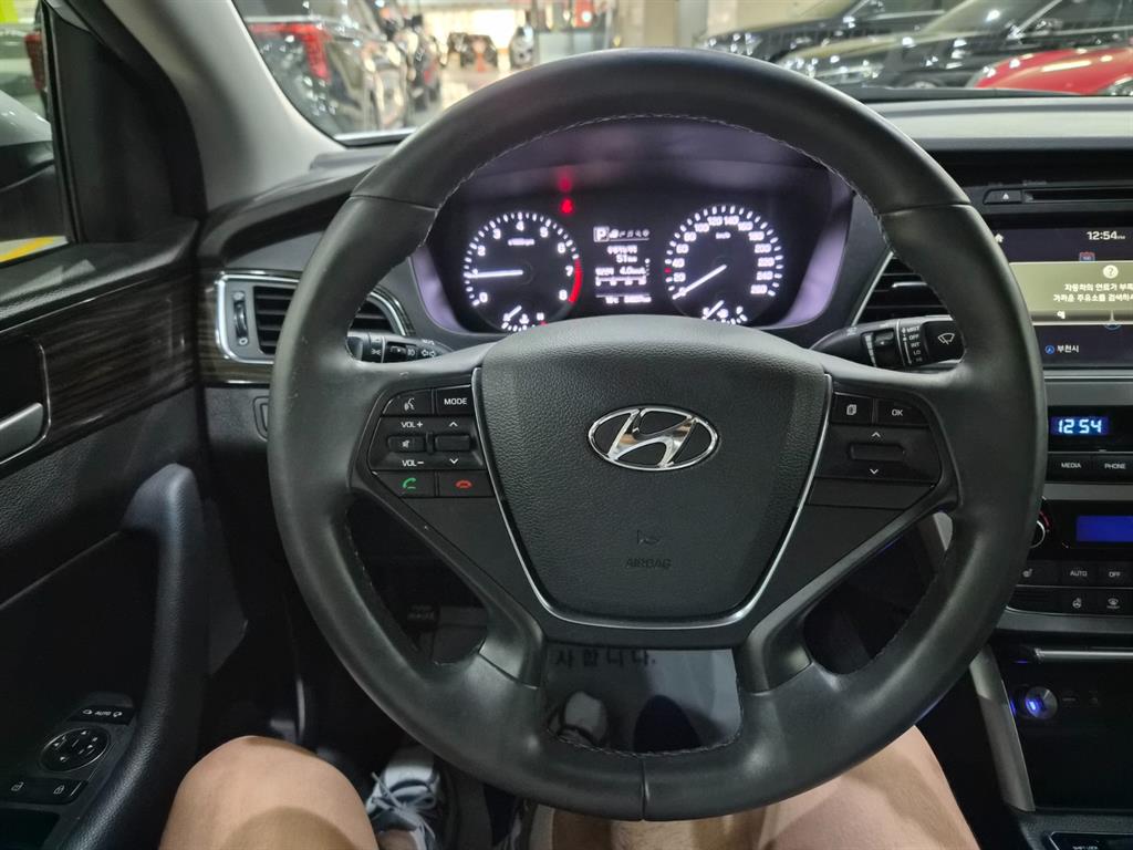 HYUNDAI Sonata - Vista 8