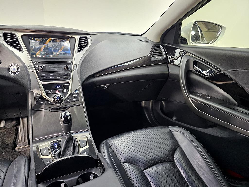 HYUNDAI Grandeur - Vista 9