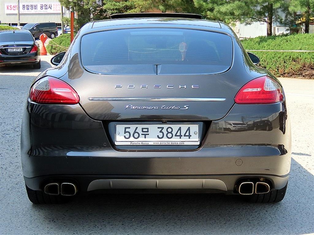 Porsche Panamera - Vista 4