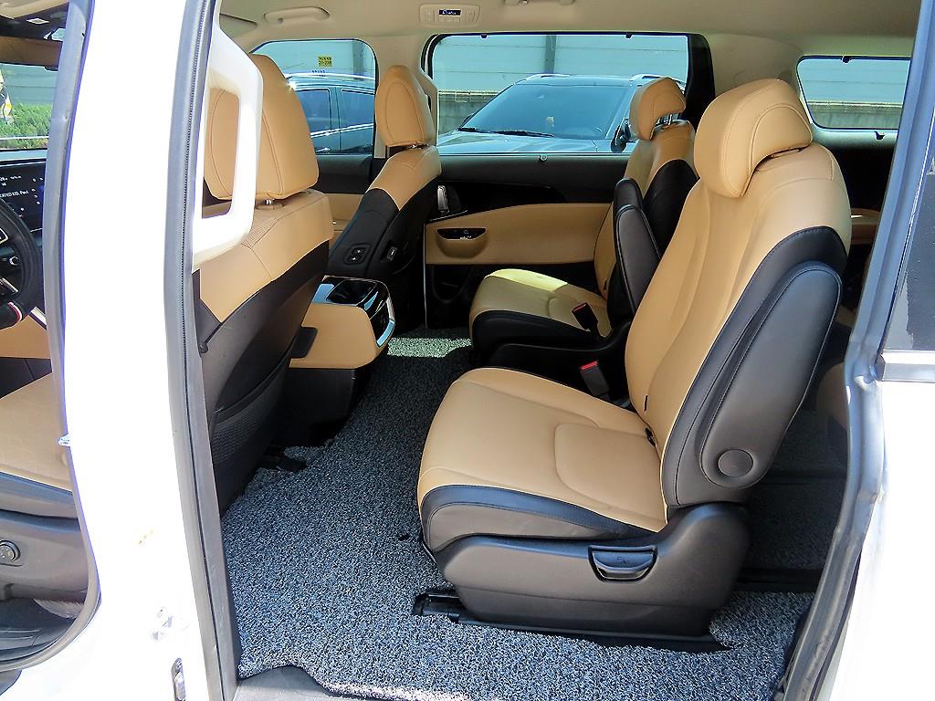 KIA Carnival - Vista 6