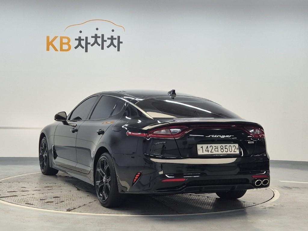KIA Stinger - Vista 2