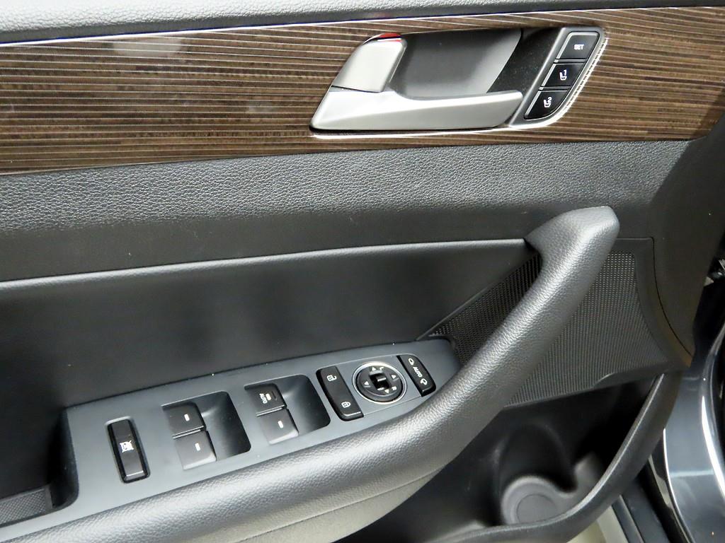 HYUNDAI Sonata - Vista 12