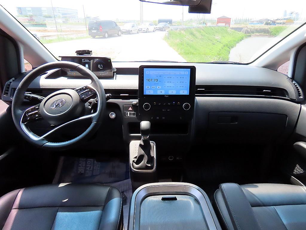 HYUNDAI Staria - Vista 9