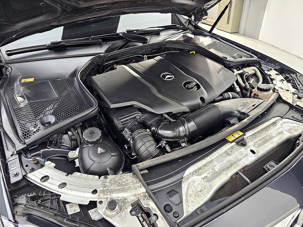 Mercedes Benz C Class - Vista 6
