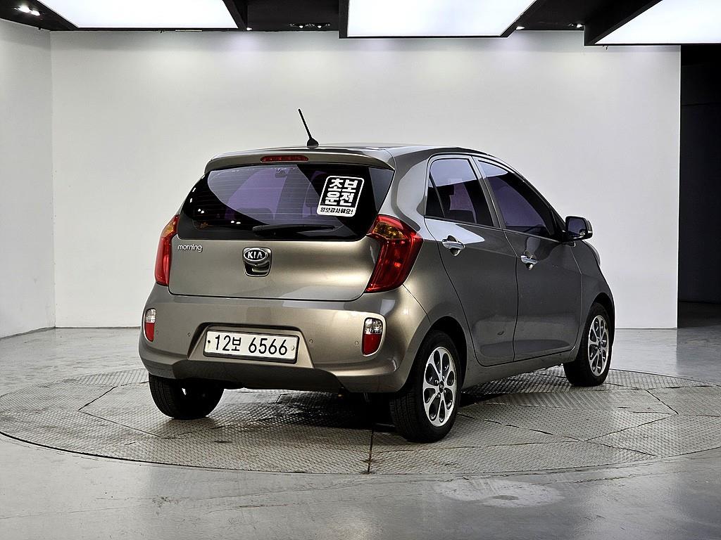KIA Morning - Vista 4
