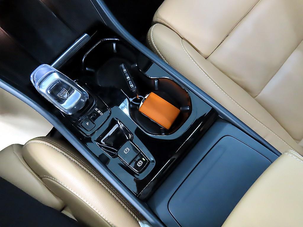 Volvo XC40 - Vista 10