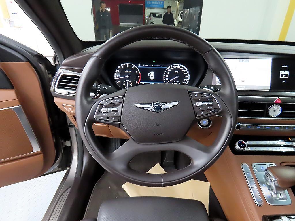 Genesis G90 - Vista 9