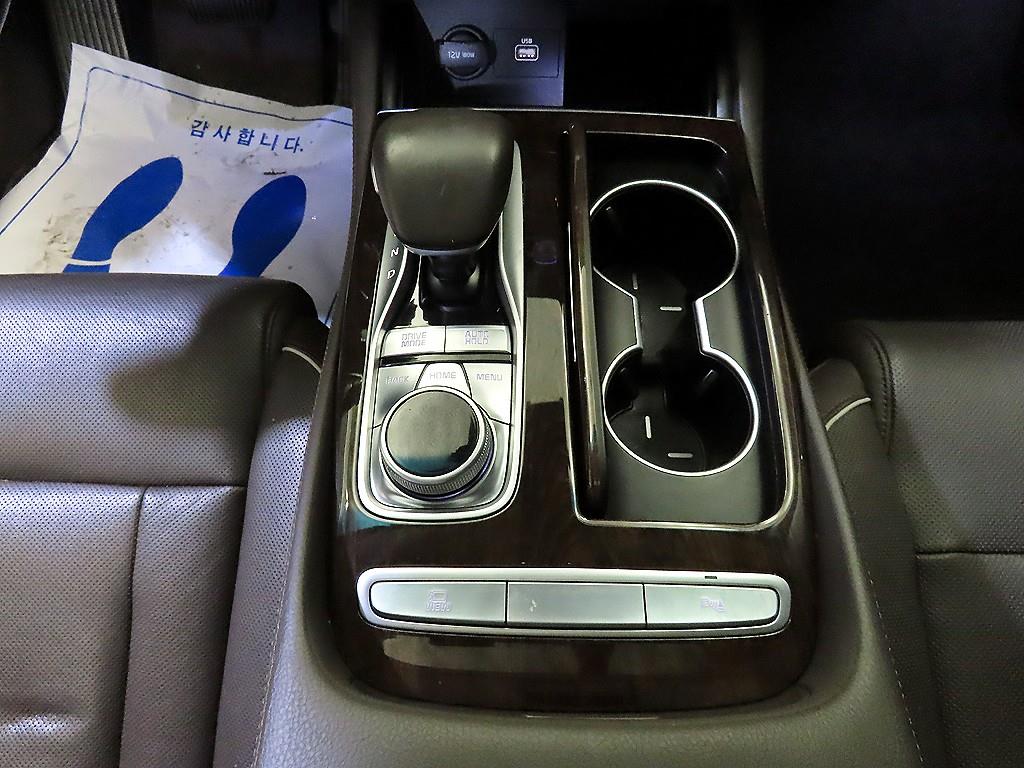KIA K9 - Vista 12