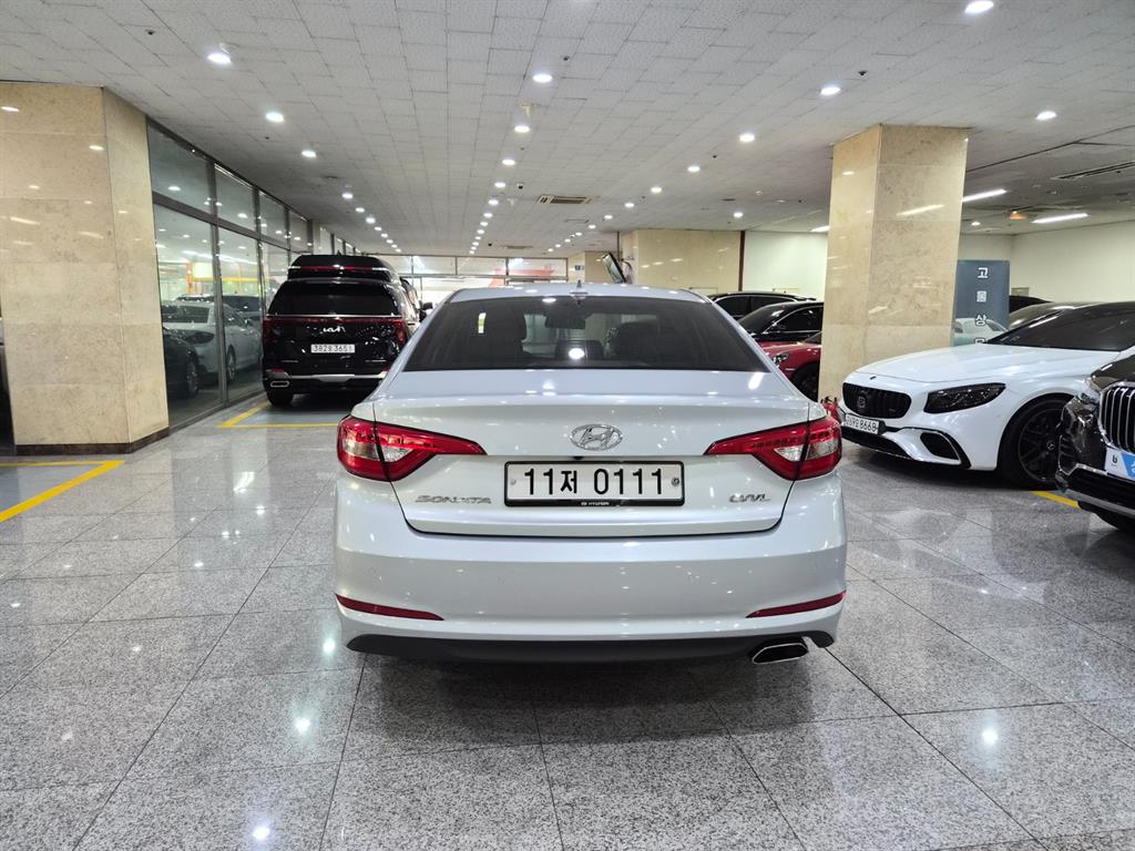 HYUNDAI Sonata - Vista 4