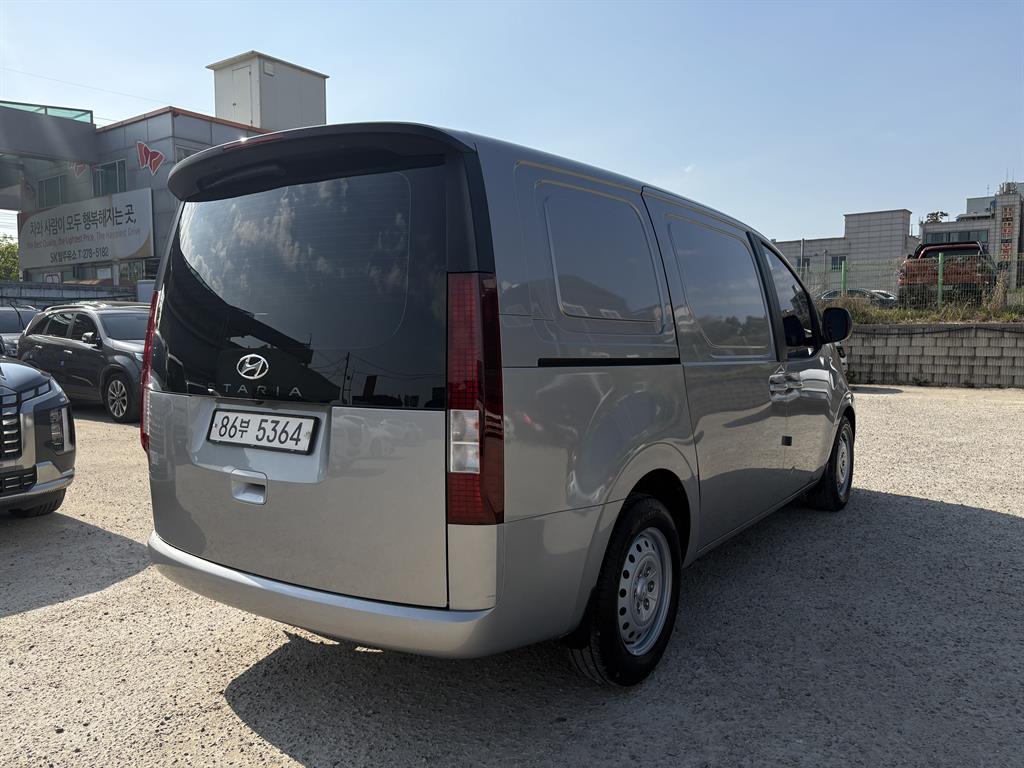 HYUNDAI Staria - Vista 3
