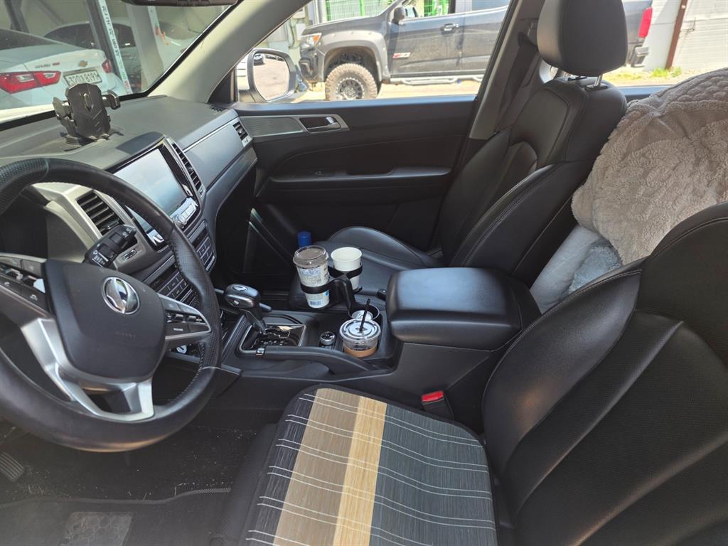 Ssangyong Rexton - Vista 8
