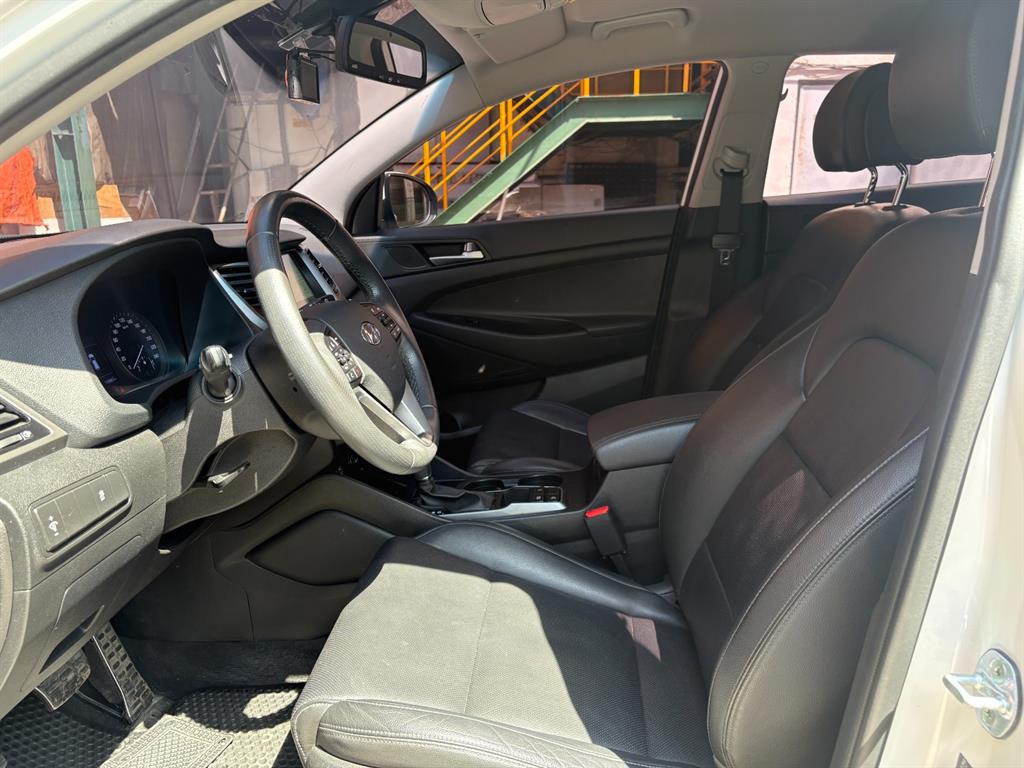 HYUNDAI Tucson - Vista 10