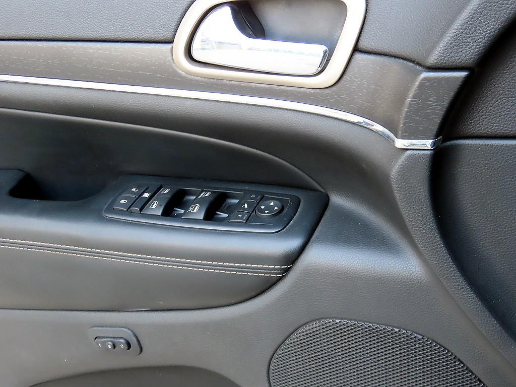 Jeep Cherokee - Vista 11