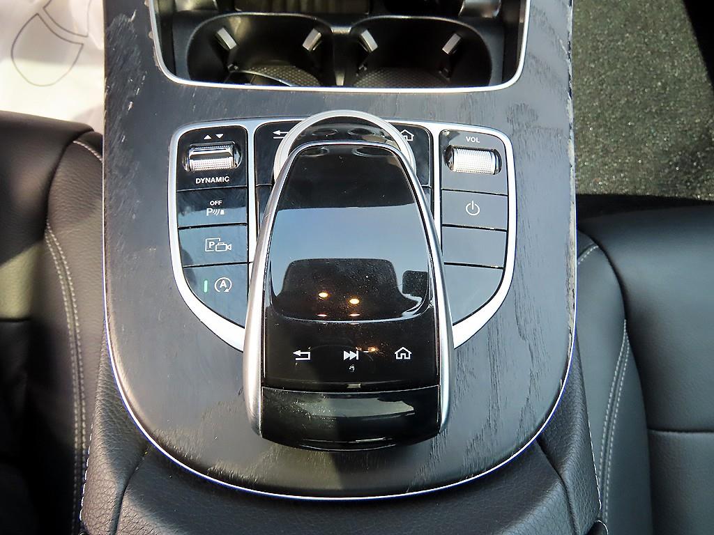 Mercedes Benz E class - Vista 12
