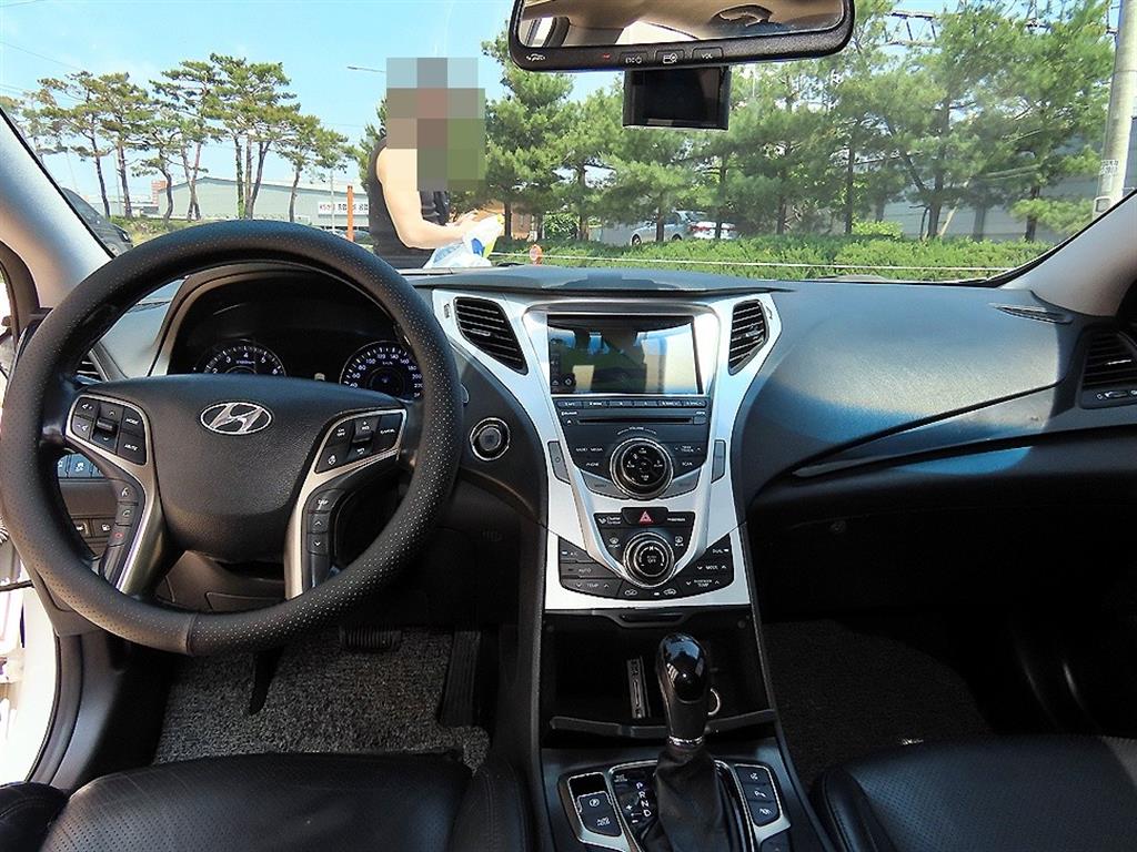 HYUNDAI Grandeur - Vista 7