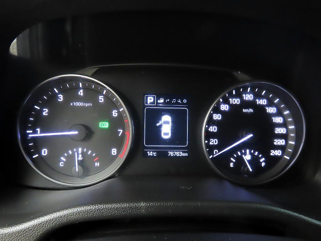 HYUNDAI Avante - Vista 8