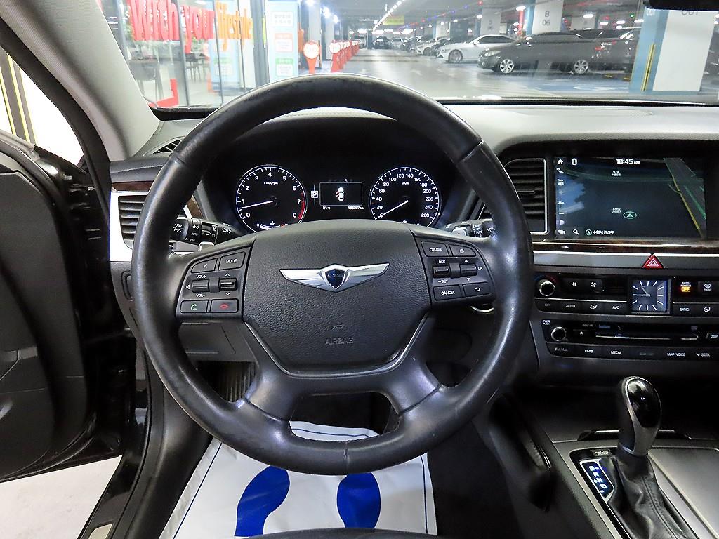 HYUNDAI Genesis - Vista 8