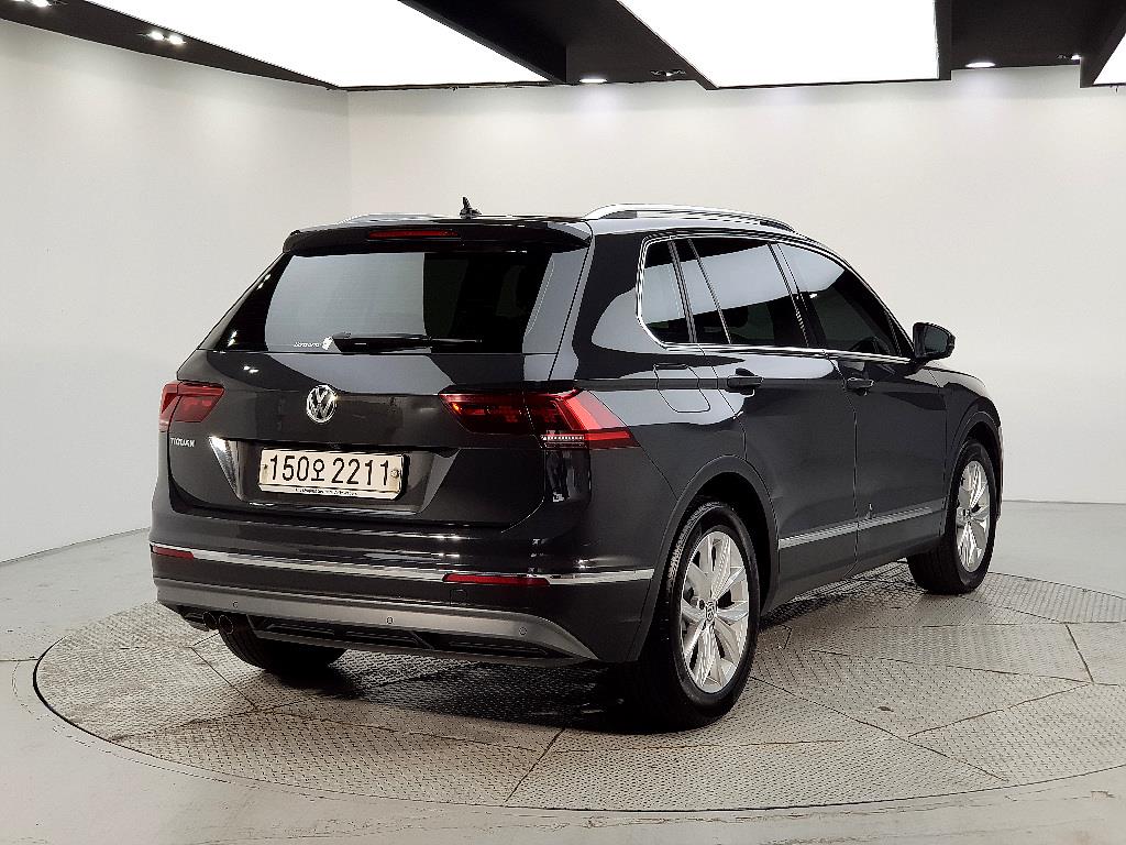 Volkswagen Tiguan - Vista 4