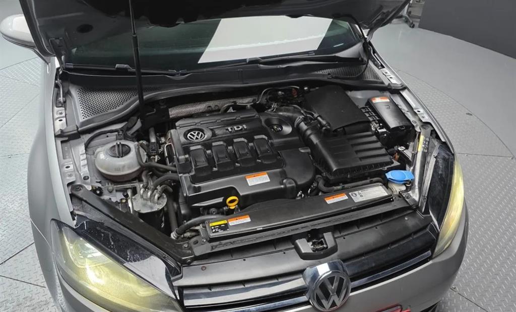 Volkswagen Golf - Vista 6