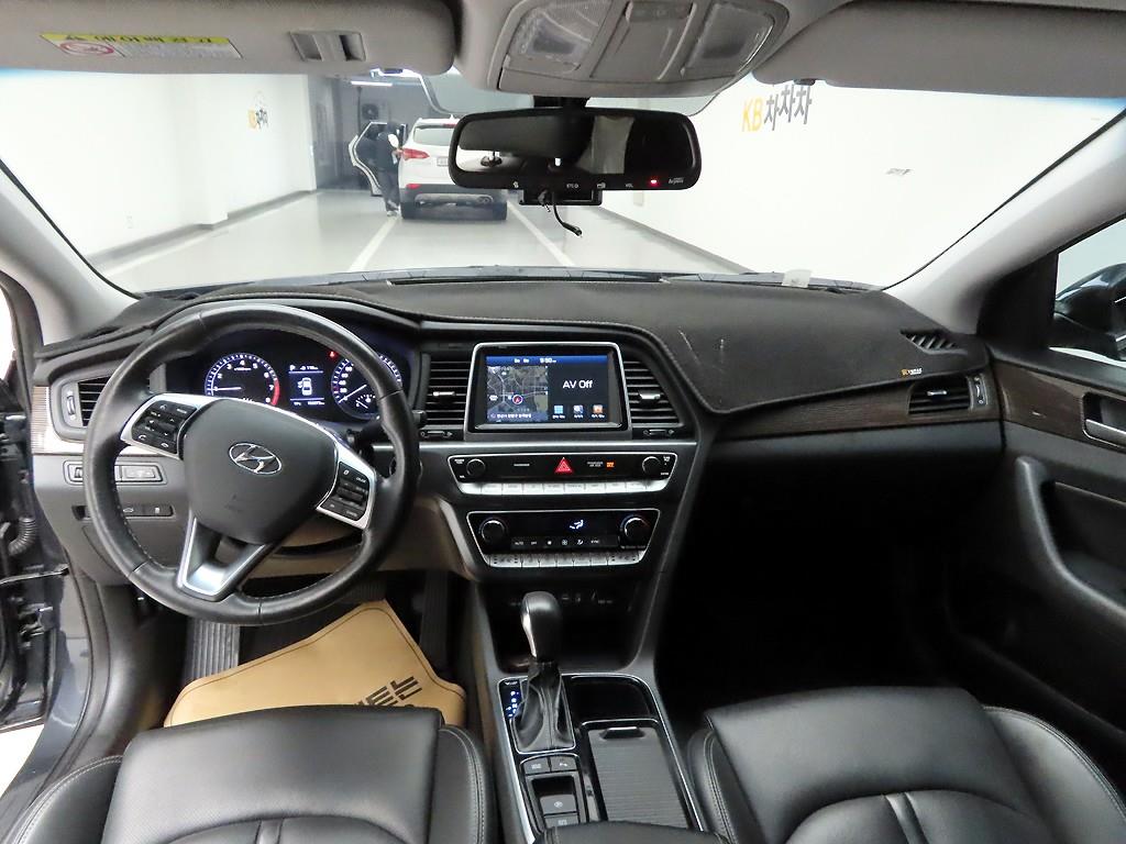 HYUNDAI Sonata - Vista 7