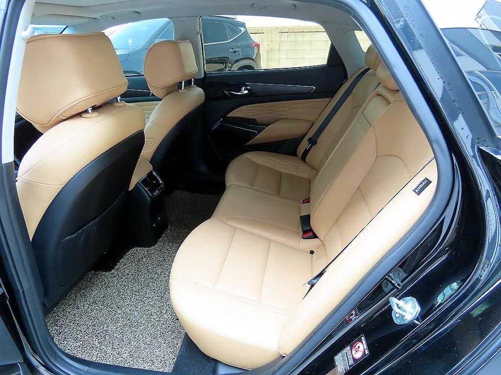 KIA K7 - Vista 6