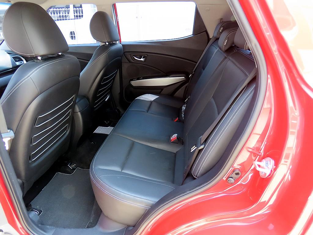 Ssangyong Tivoli - Vista 6