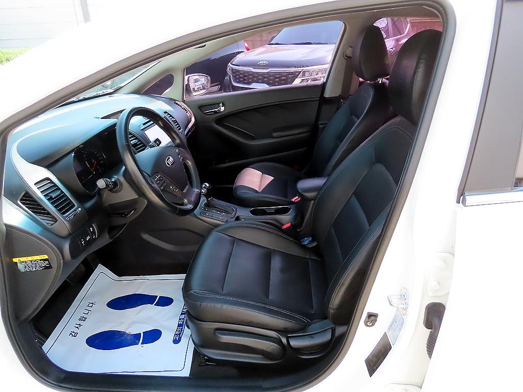 KIA K3 - Vista 5