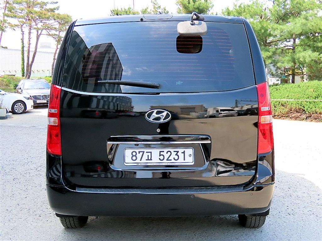 HYUNDAI Starex - Vista 4