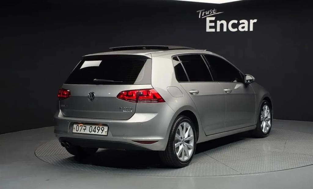 Volkswagen Golf - Vista 2