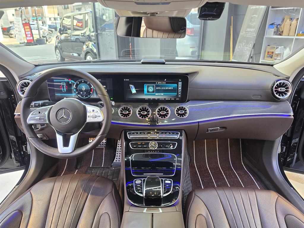 Mercedes Benz CLS Class - Vista 9