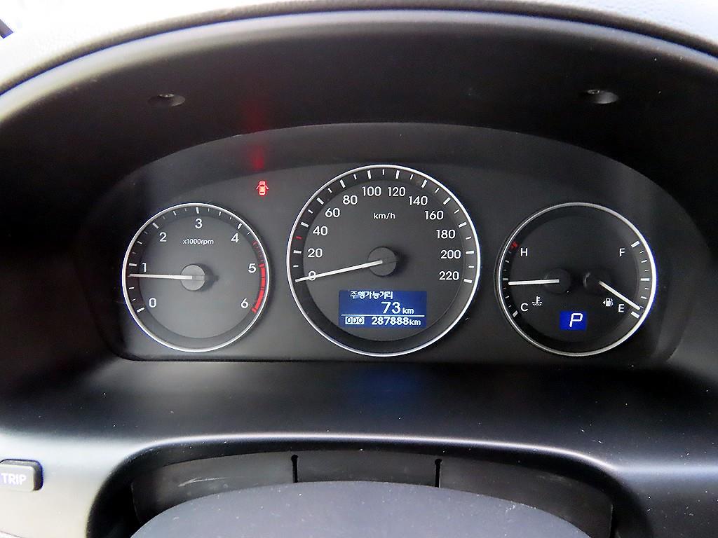 HYUNDAI Starex - Vista 9