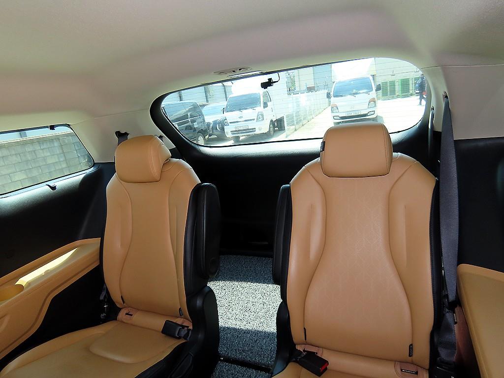KIA Carnival - Vista 7