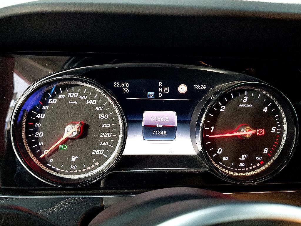 Mercedes Benz E class - Vista 7