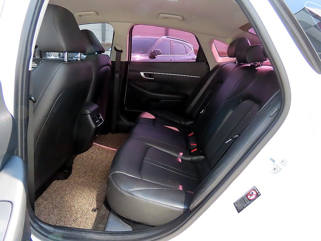 HYUNDAI Sonata - Vista 6