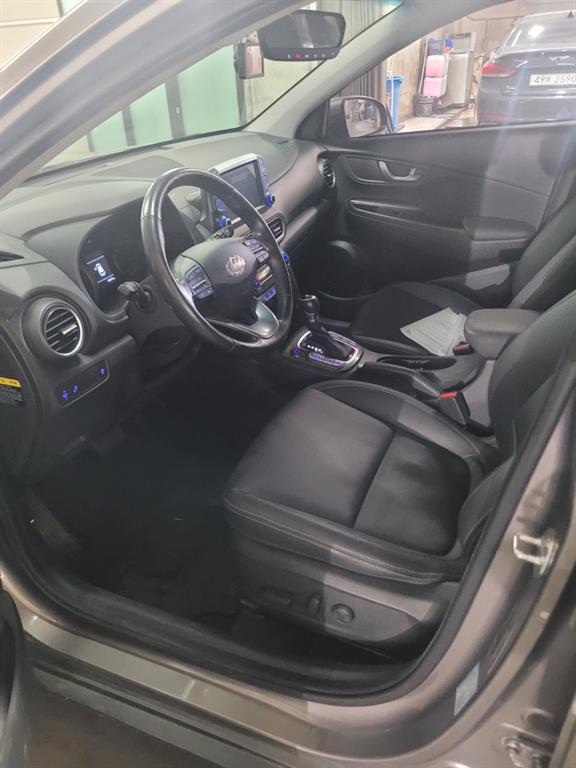 HYUNDAI Kona - Vista 5