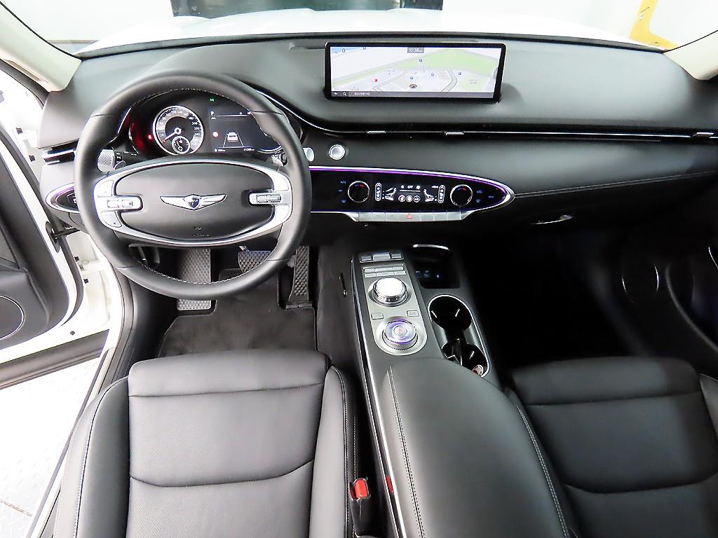 Genesis GV70 - Vista 7