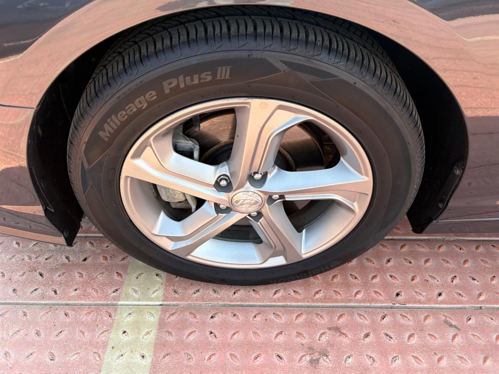 HYUNDAI Sonata - Vista 8