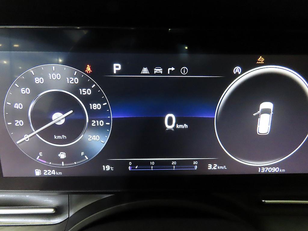 KIA Carnival - Vista 10