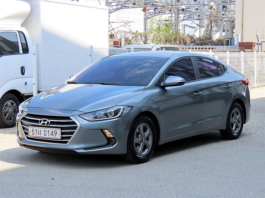 HYUNDAI Avante - Vista 2