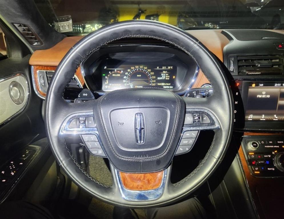 Lincoln Continental - Vista 11