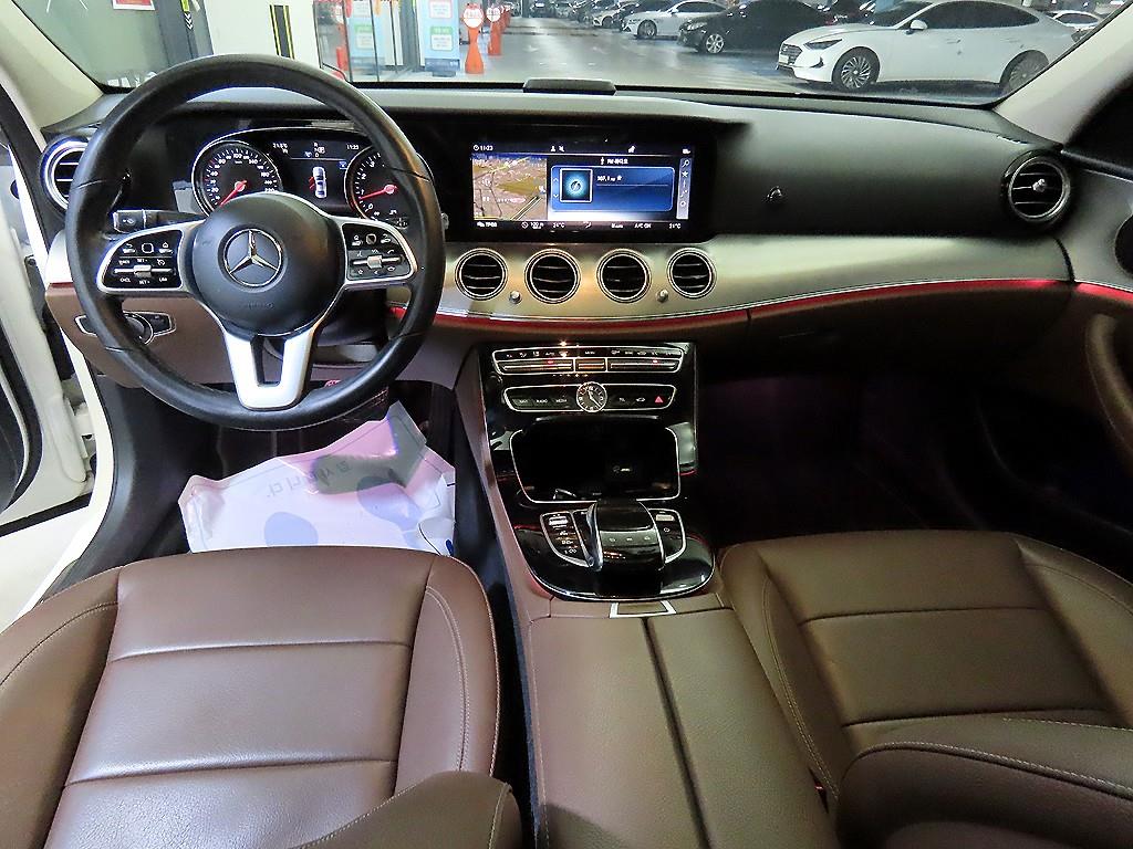 Mercedes Benz E class - Vista 10