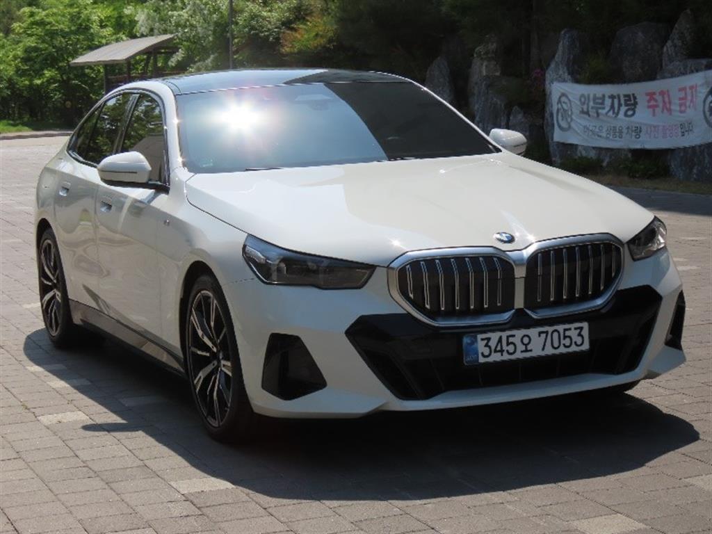 BMW 5 Series - Vista 3