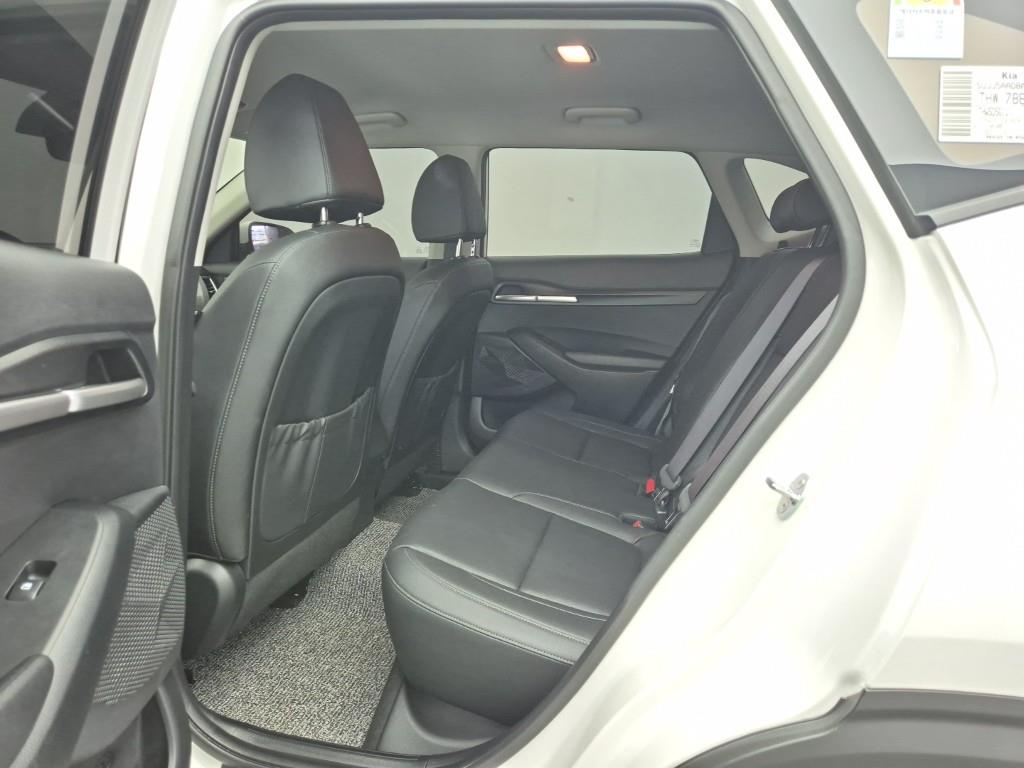 KIA Seltos - Vista 12