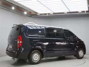 HYUNDAI Starex - Vista 8