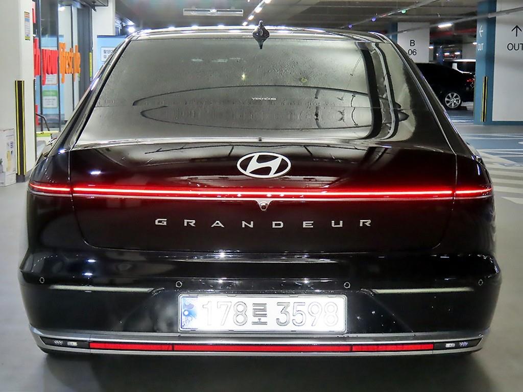 HYUNDAI Grandeur - Vista 5