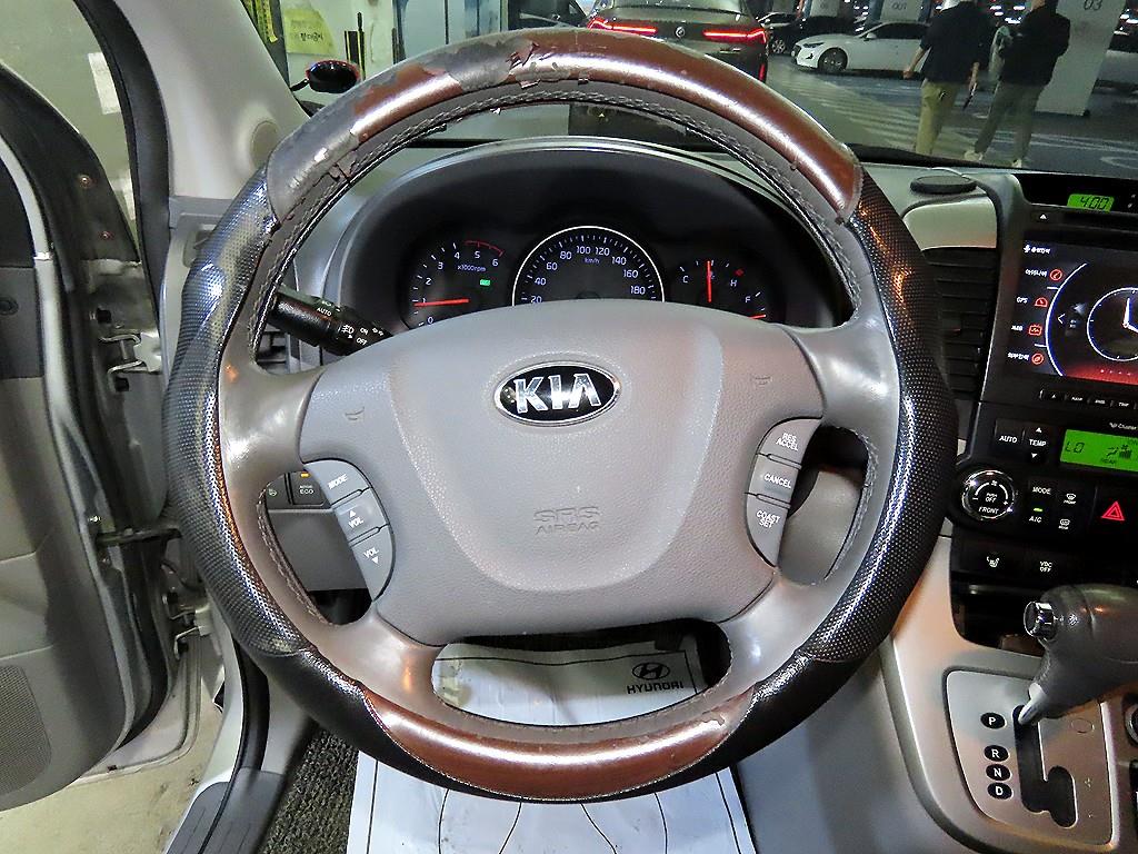 KIA Carnival - Vista 8
